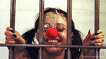 Holly Hendrix When Clowns Attack 8