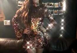 Hailee Steinfeld – Glitter Dress