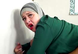 Muslim wife tries a cock cigarette